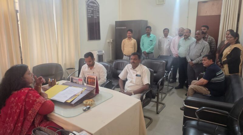 अनफिट वाहनों को तुरंत कराएं फिट, बकाया कर जमा करने के निर्देश; आरटीओ प्रशासन ने अधिकारियों को दी सख्त हिदायत