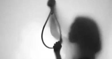 ग्वालियर में 10वीं की छात्रा ने लगाई फांसी, दुबई में फंसे थे पिता; 3 दिन बाद हुआ अंतिम संस्कार