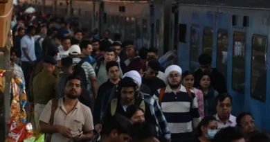 होली पर घर जाना बना चुनौती: पंजाब से चलने वाली ट्रेनें फुल, देरी और भीड़ से यात्रियों की बढ़ी परेशानी