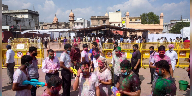 संभल में ऐतिहासिक होली: पहली बार 68 प्राचीन तीर्थों पर रंगोत्सव, सुरक्षा के लिए धारा 163 लागू
