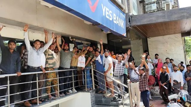 अमरनाथ यात्रा 2026 के पंजीकरण शुरू होते ही मथुरा में हंगामा, धीमी प्रक्रिया और भीड़ से बैंक पर बढ़ा दबाव