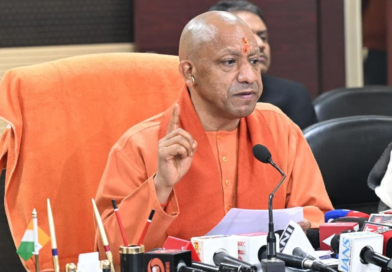 नोएडा में श्रमिक विवाद पर सीएम योगी सख्त, बोले- मजदूरों की गरिमा, अधिकार और सुरक्षा से नहीं होगा कोई समझौता, अशांति फैलाने वालों पर होगी कड़ी कार्रवाई