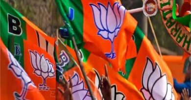 ओंकारेश्वर में बीजेपी को बड़ा झटका! एक साथ 12 से ज्यादा कार्यकर्ता कांग्रेस में शामिल, जिला अध्यक्ष ने दिलाई सदस्यता