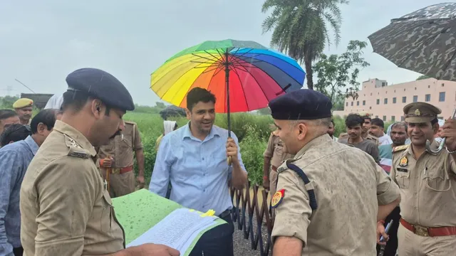 कांवड़ यात्रा को लेकर अलीगढ़ प्रशासन सख्त! 10 फीट से ऊंचा DJ नहीं चलेगा, नियम तोड़े तो होगी कार्रवाई