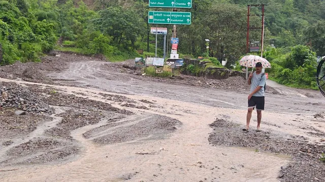 देहरादून में 24 घंटे में बारिश का कहर! मालदेवता में 233 मिमी वर्षा, सड़कें टूटीं, भूस्खलन और जलभराव से बढ़ी मुश्किलें