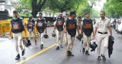 ‘चलो संसद मार्च’ में पैलेट गन चलाने के दावे पर दिल्ली पुलिस का फेक न्यूज अलर्ट, आरोपों को बताया पूरी तरह भ्रामक