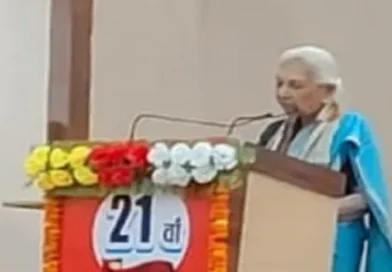 राज्यपाल आनंदीबेन पटेल ने दी नई शिक्षा की सीख, बोलीं- पांचवीं तक मातृभाषा में पढ़ाई और छठी से कौशल विकास पर हो फोकस