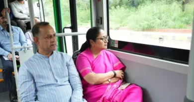 बारिश के बीच DTC बस में निकलीं CM रेखा गुप्ता, जलभराव पर अधिकारियों को फटकार, बोलीं- विकास फाइलों में नहीं, जमीन पर दिखना चाहिए