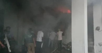 पंचकूला में दुकान के गोदाम में भीषण आग, लाखों का सामान जलकर राख; दमकल की देरी से बढ़ा नुकसान