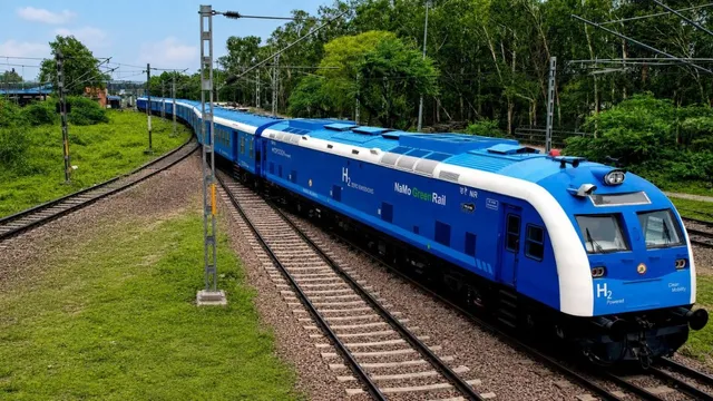 Hydrogen Train Update: जल्द जींद से सीधे दिल्ली तक दौड़ेगी भारत की पहली हाइड्रोजन ट्रेन, अगले चरण में 34 नई ट्रेनों की तैयारी