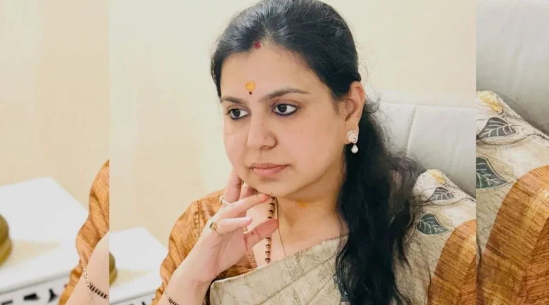 2017 से अब तक यूपी के कितने 13 IAS अफसरों ने छोड़ी नौकरी, दिव्या मित्तल के इस्तीफे ने फिर उठाया सवाल,क्या नौकरशाही में बढ़ रहा है ‘मोहभंग’?
