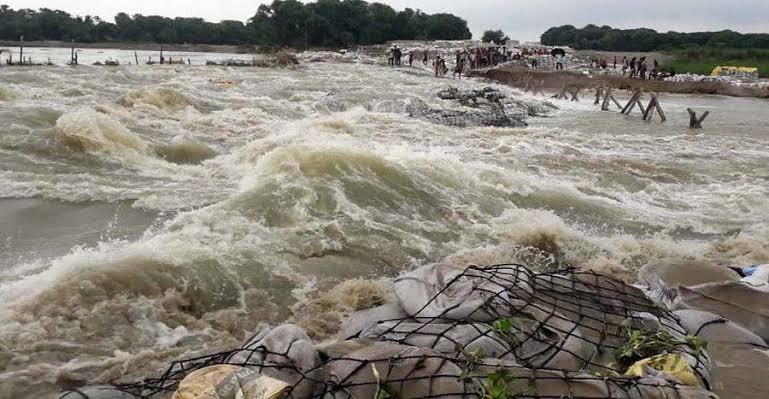 Nepal flood China real time data,Nepal China border flood 2026,Parashuram KAFLE Nepal journalist China,China Nepal transboundary river data sharing,Nepal flash floods August 2026