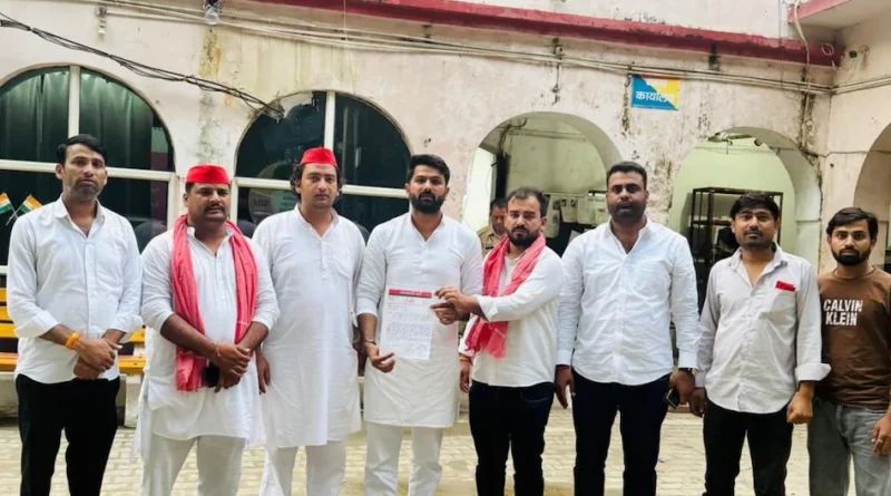Greater Noida society guard news,Amrapali Centurion Park Noida news,FIR against woman for guard assault Noida,Akhilesh Yadav derogatory remark FIR,Bisrakh police station Noida incident