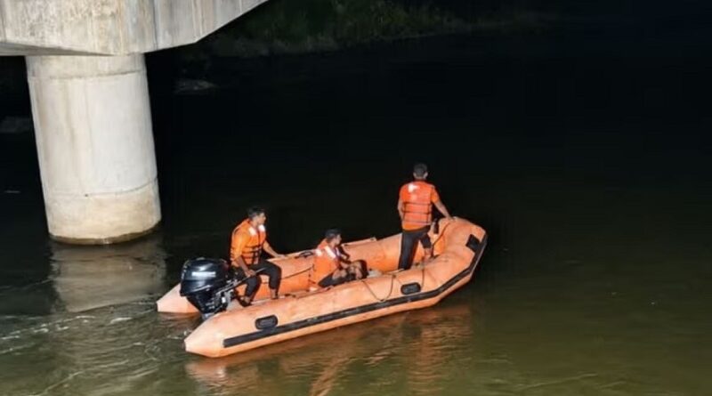 लखनऊ में गणेश विसर्जन के दौरान सई नदी में डूबे 3 युवक, पुलिस पर वीडियो बनाने का आरोप; घंटों बाद पहुंची SDRF