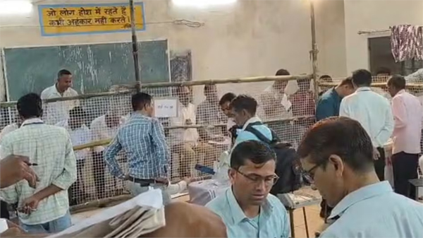 राजस्थान में चेयरमैन चुनाव से पहले कांग्रेस के 18 पार्षद हिरासत में, हाईकोर्ट के आदेश के बावजूद कार्रवाई का आरोप