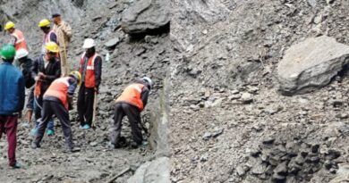 केदारनाथ पैदल मार्ग पर फिर आया मलबा-पत्थर, चीरबासा में रास्ता बंद; सोनप्रयाग-गौरीकुंड से आगे रोकी गई यात्रा
